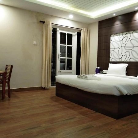 Dew Drop Inn Ooty Extérieur photo