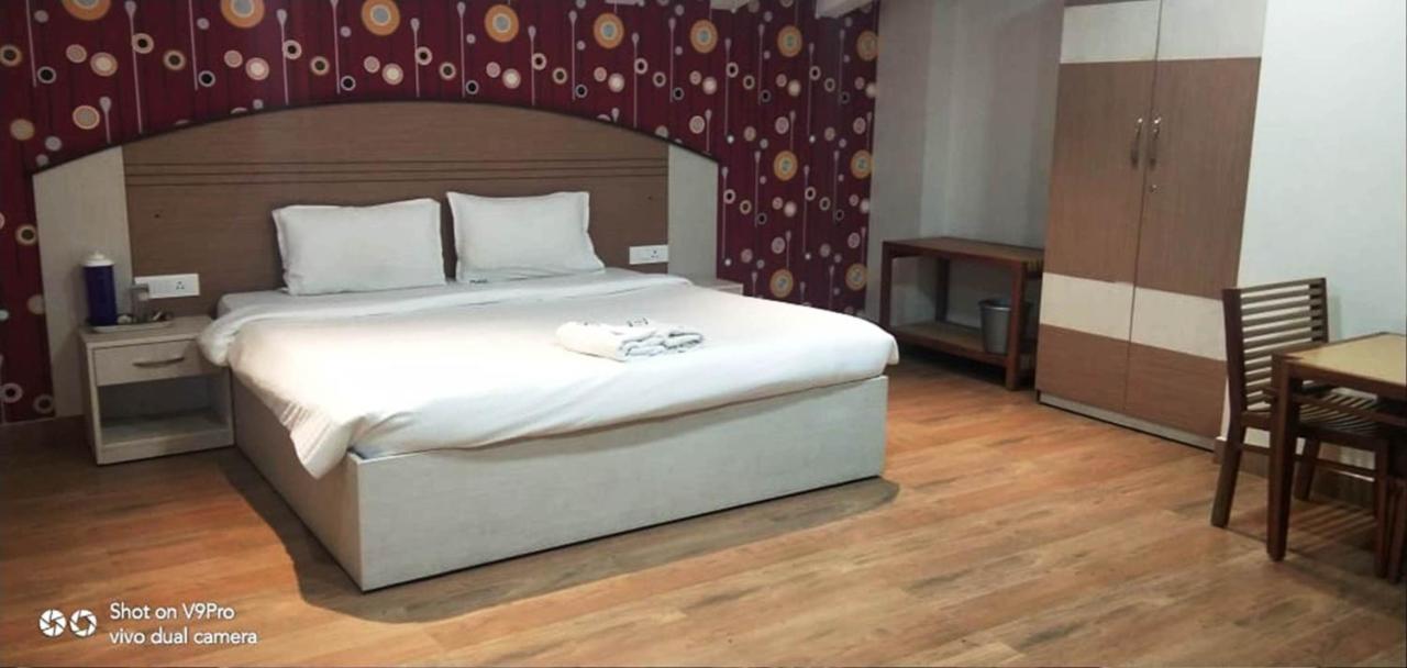 Dew Drop Inn Ooty Extérieur photo